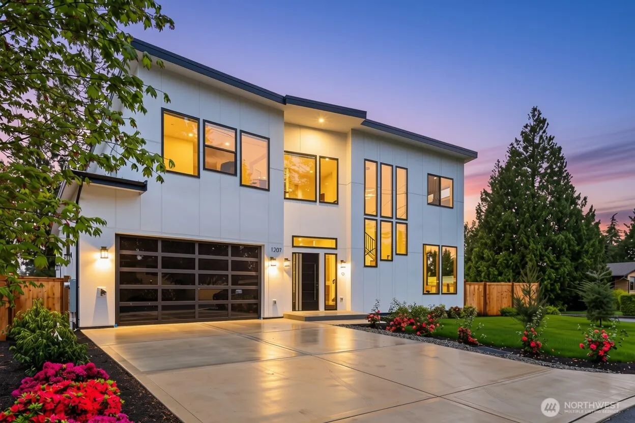 Property photo for 1207 145th Avenue Se, Bellevue