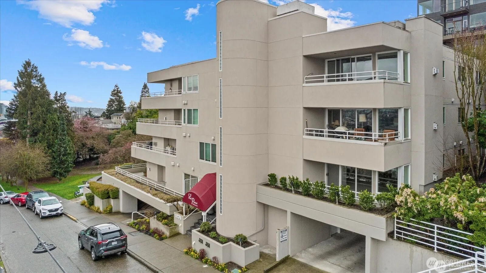 Property photo for 1231 5th Avenue N #202, Seattle photo 5