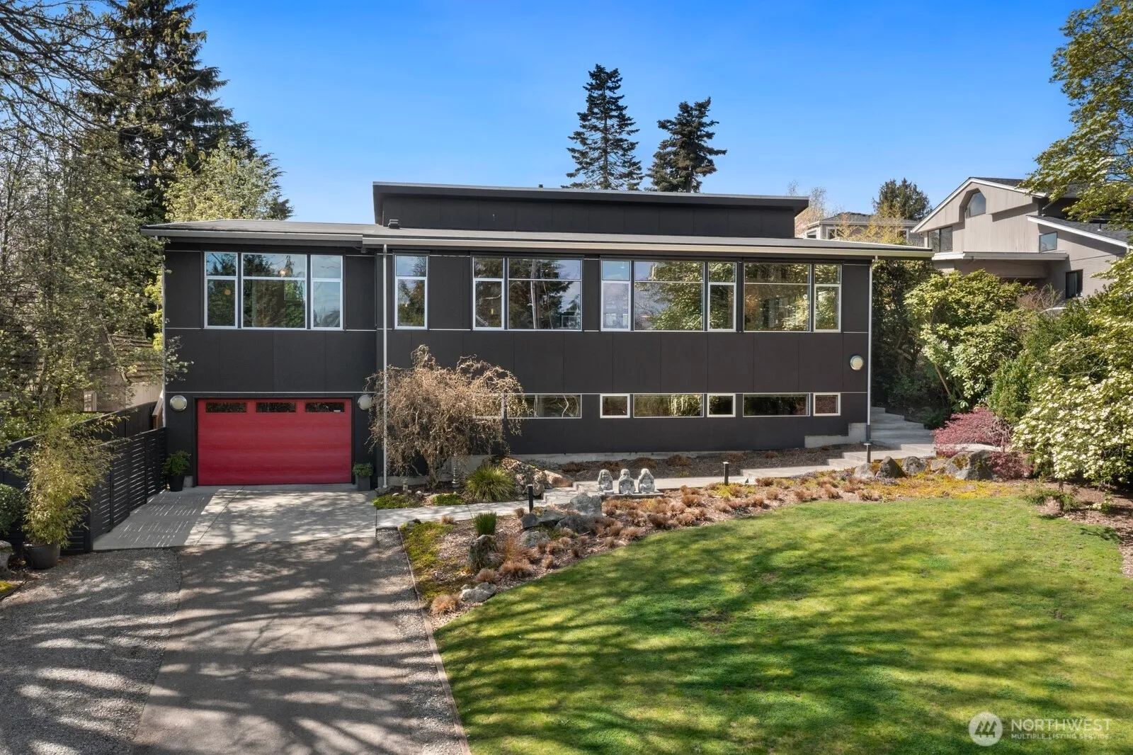 Property photo for 1549 Magnolia Way W, Seattle photo 2