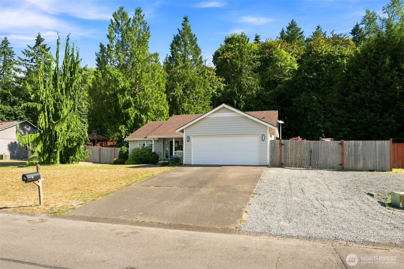 Property photo for 914 288th Street Ct E, Roy photo 2