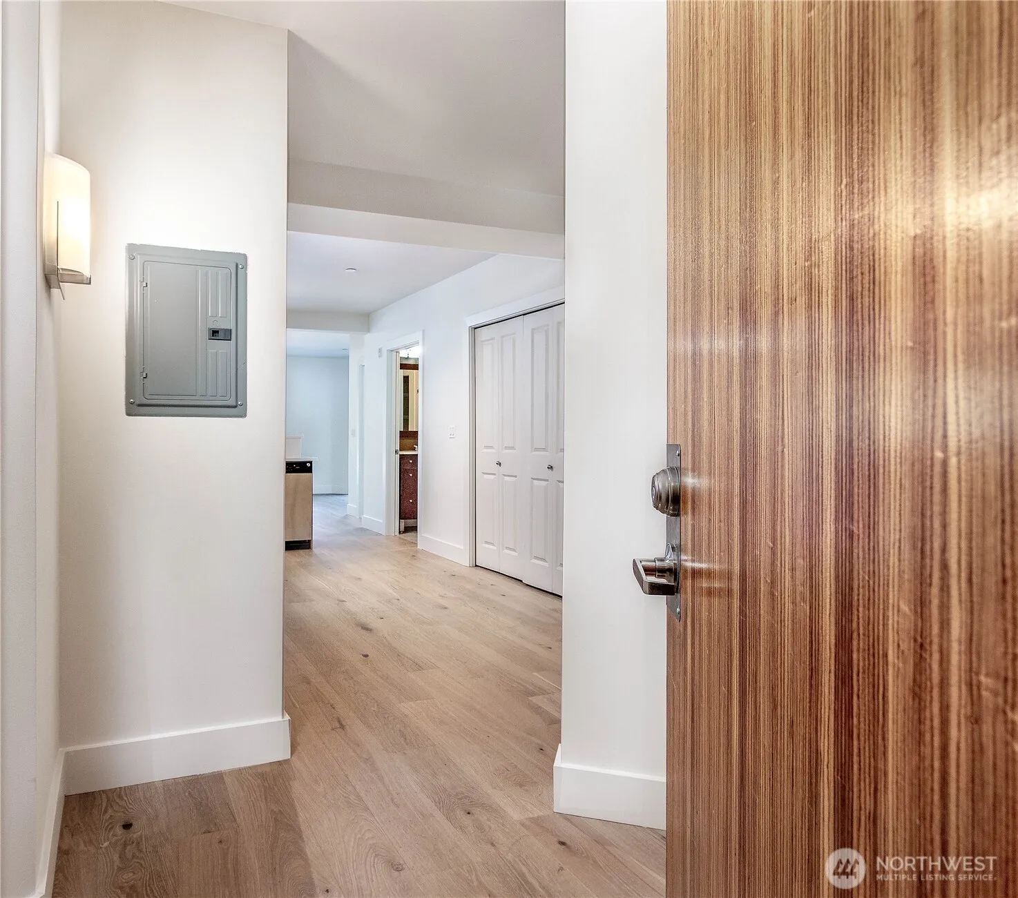 Property photo for 159 Denny Way #208, Seattle photo 2
