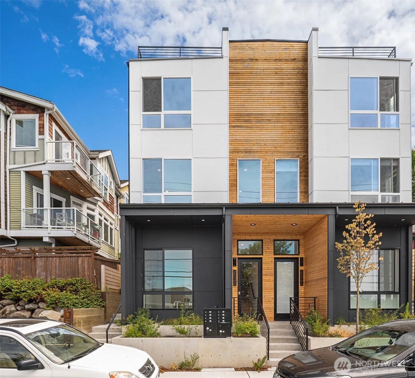 Property photo for 2538 14th Avenue W #b, Seattle photo 2