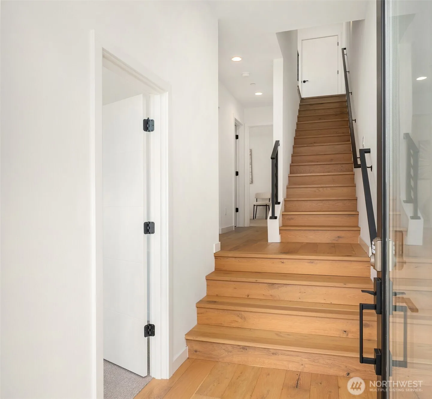Property photo for 2538 14th Avenue W #b, Seattle photo 4