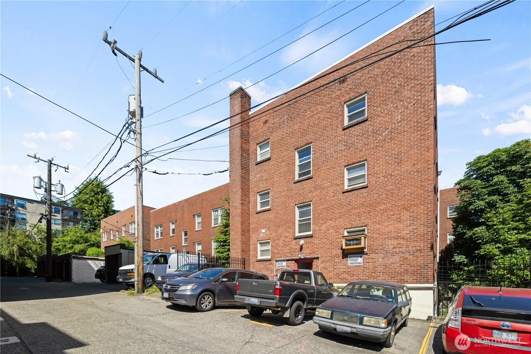 Property photo for 625 4th Avenue W, Seattle photo 4