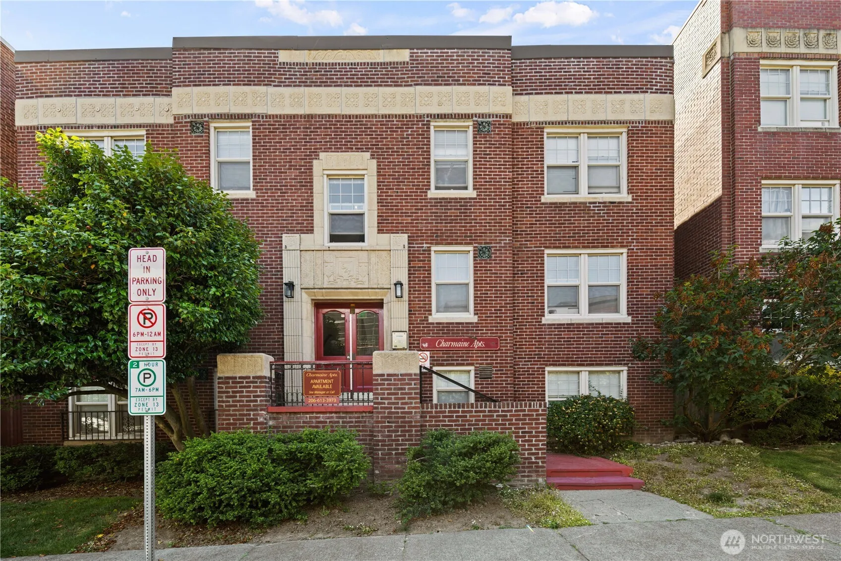 Property photo for 625 4th Avenue W, Seattle photo 2