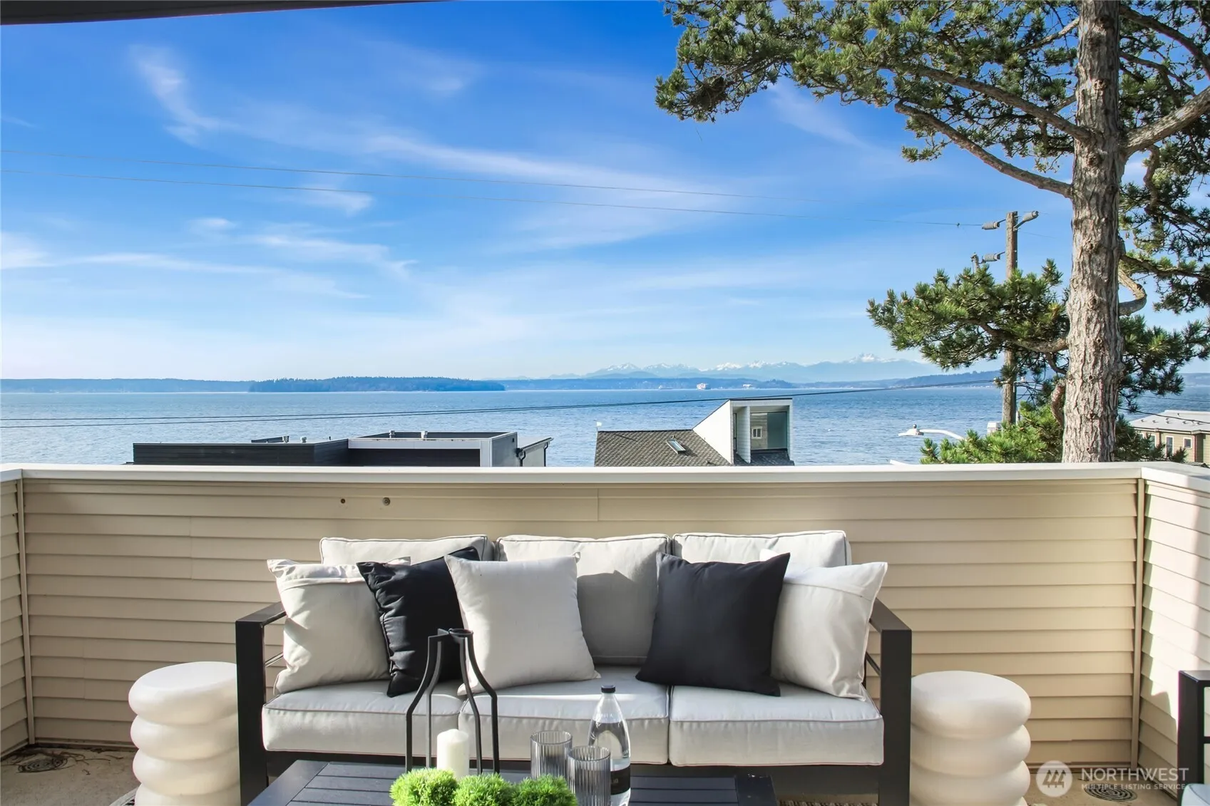 Property photo for 5064 Beach Drive Sw, Seattle photo 4