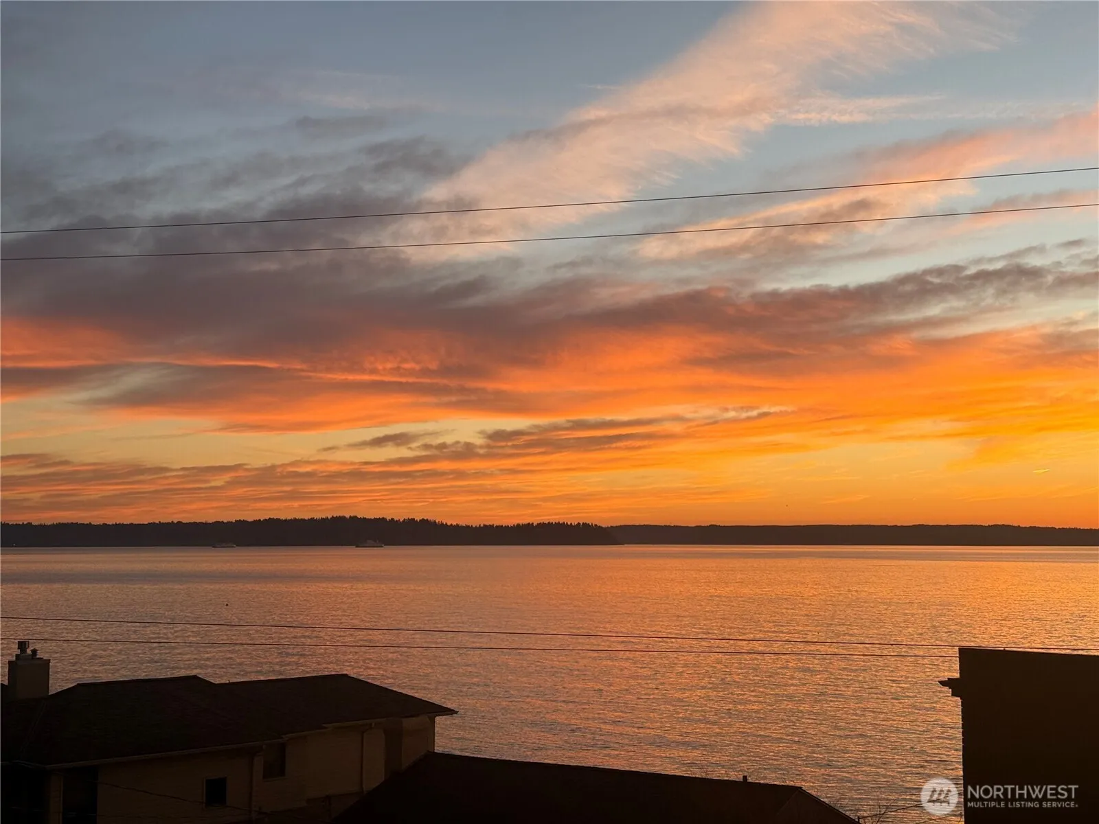 Property photo for 5064 Beach Drive Sw, Seattle photo 4