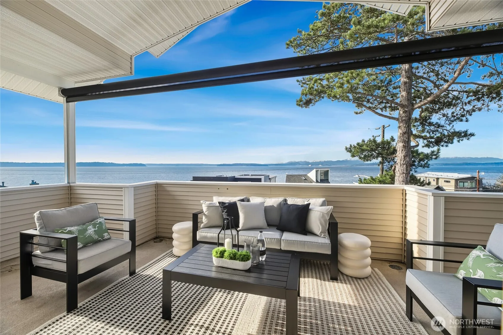 Property photo for 5064 Beach Drive Sw, Seattle
