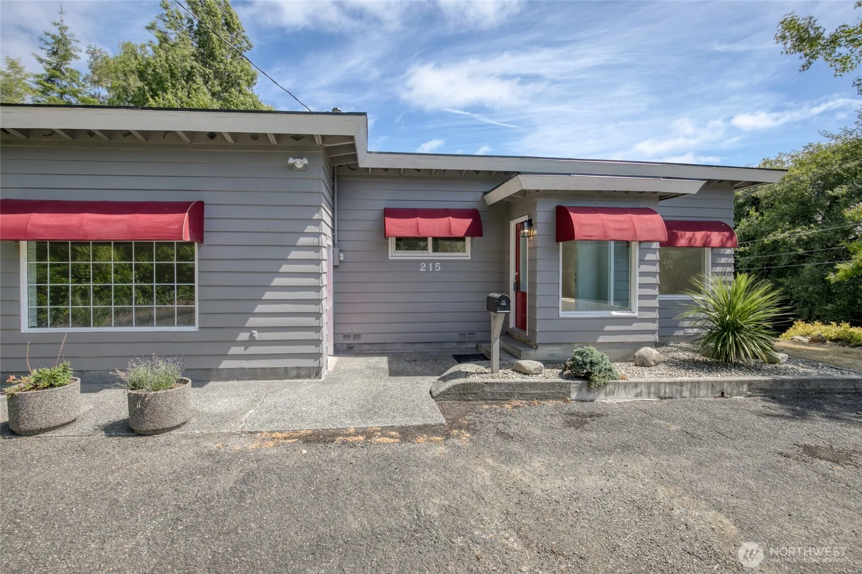 Property photo for 215 W Chenault Avenue, Hoquiam photo 2