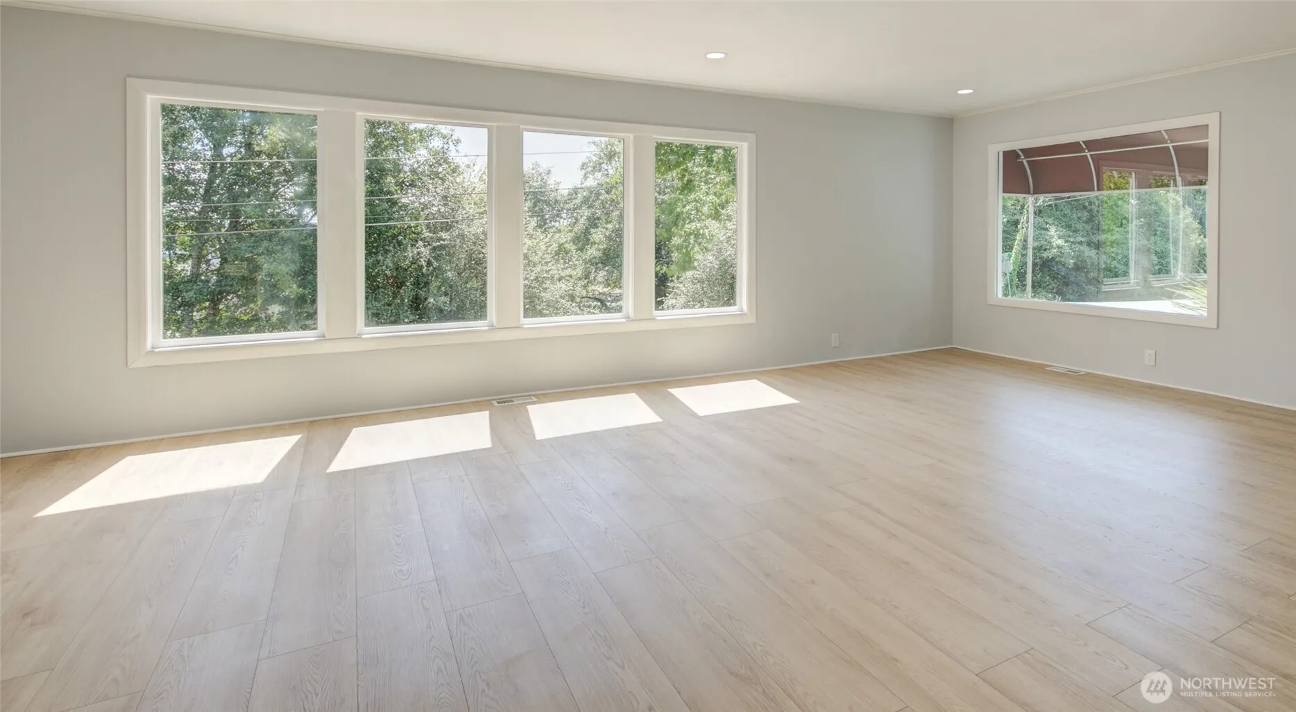 Property photo for 215 W Chenault Avenue, Hoquiam photo 4