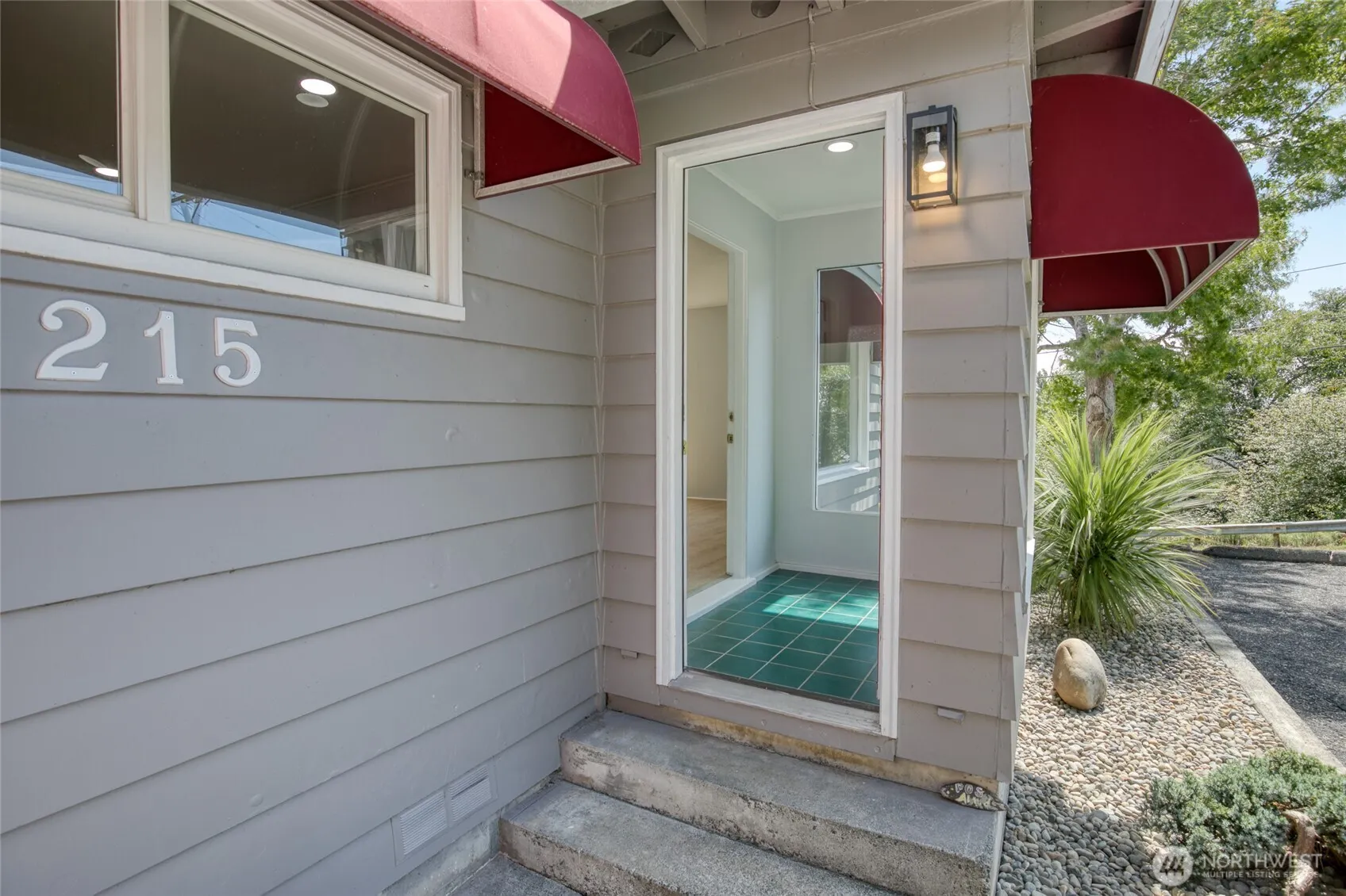 Property photo for 215 W Chenault Avenue, Hoquiam photo 3