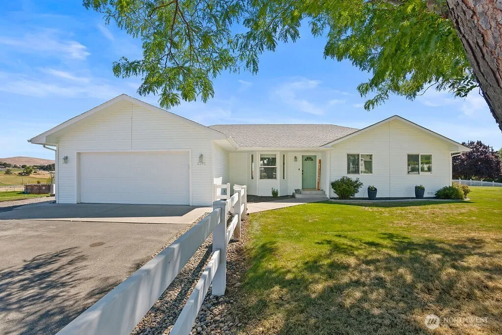 Property photo for 2291 Selah Loop Road, Selah
