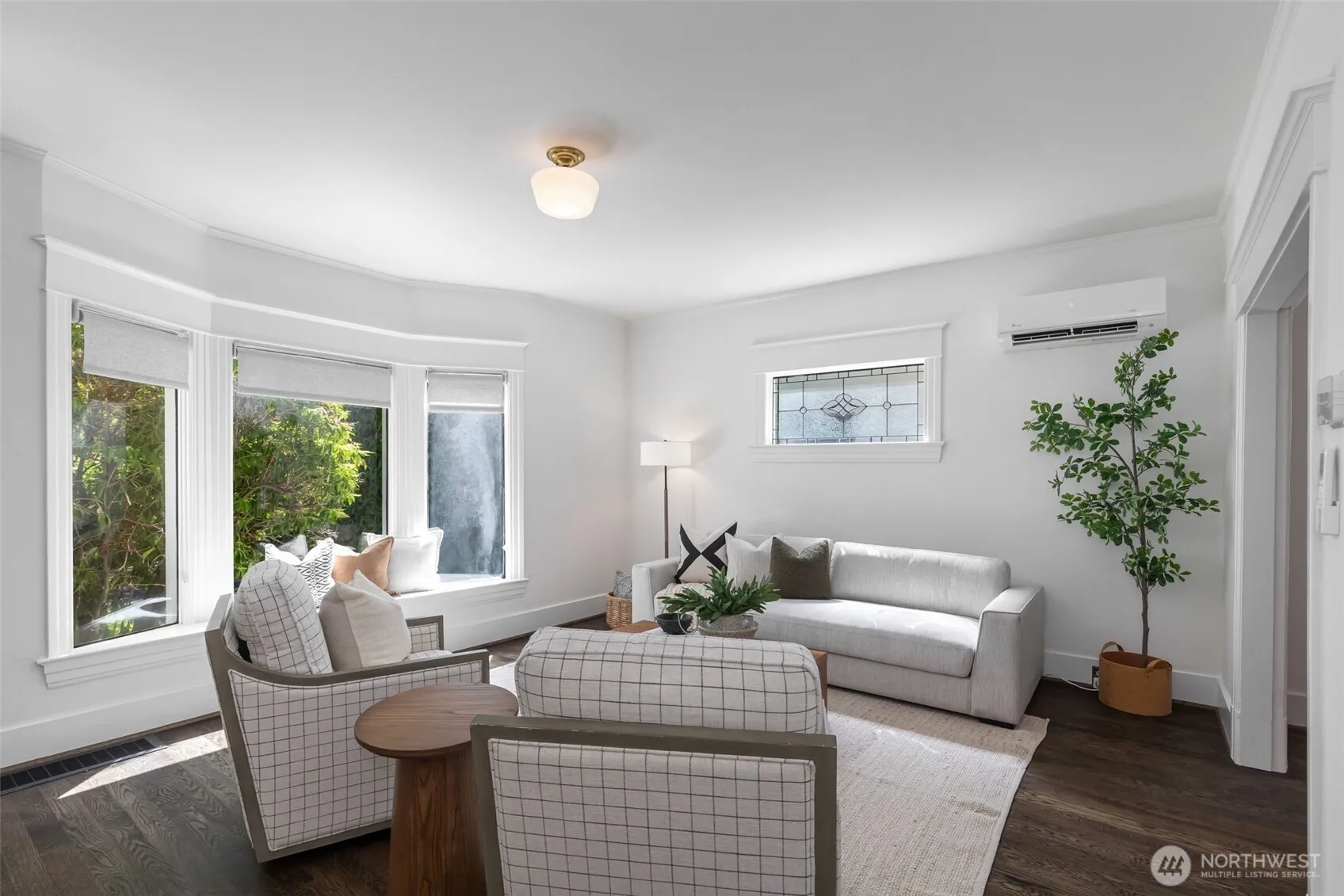 Property photo for 2815 8th Avenue W, Seattle photo 5