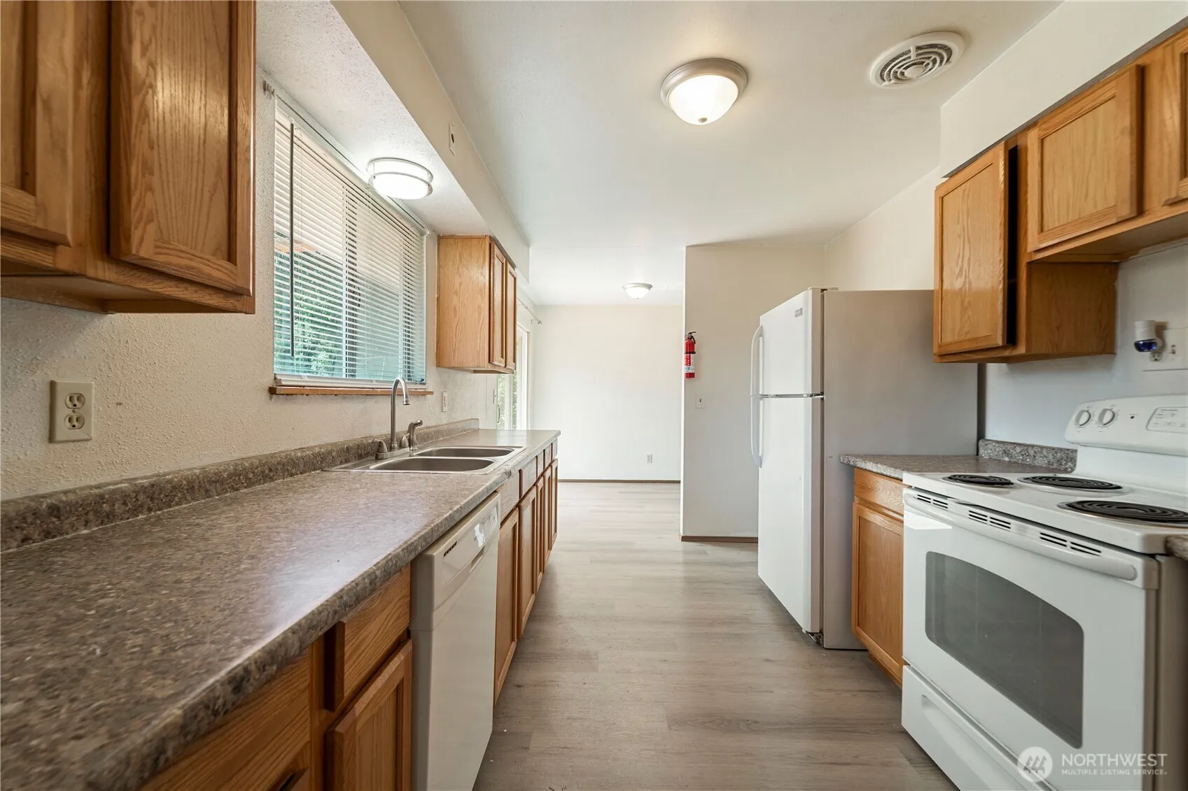 Property photo for 9820 Washington Blvd Sw, Lakewood photo 5