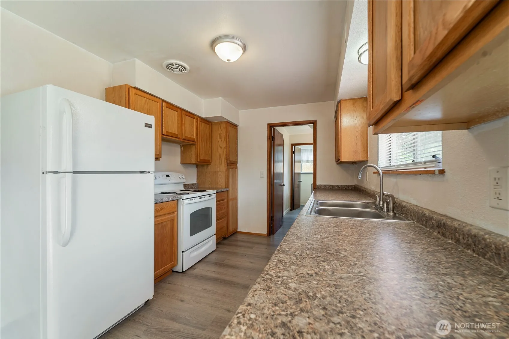 Property photo for 9820 Washington Blvd Sw, Lakewood photo 3