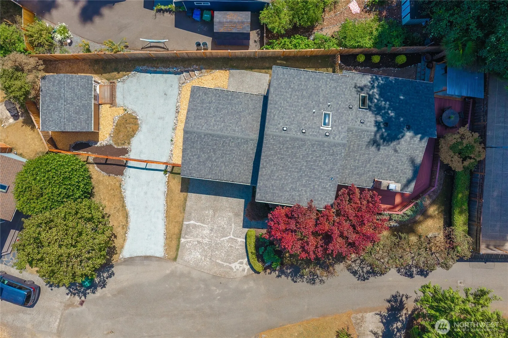 Property photo for 2421 Ne 180th Street, Shoreline photo 3