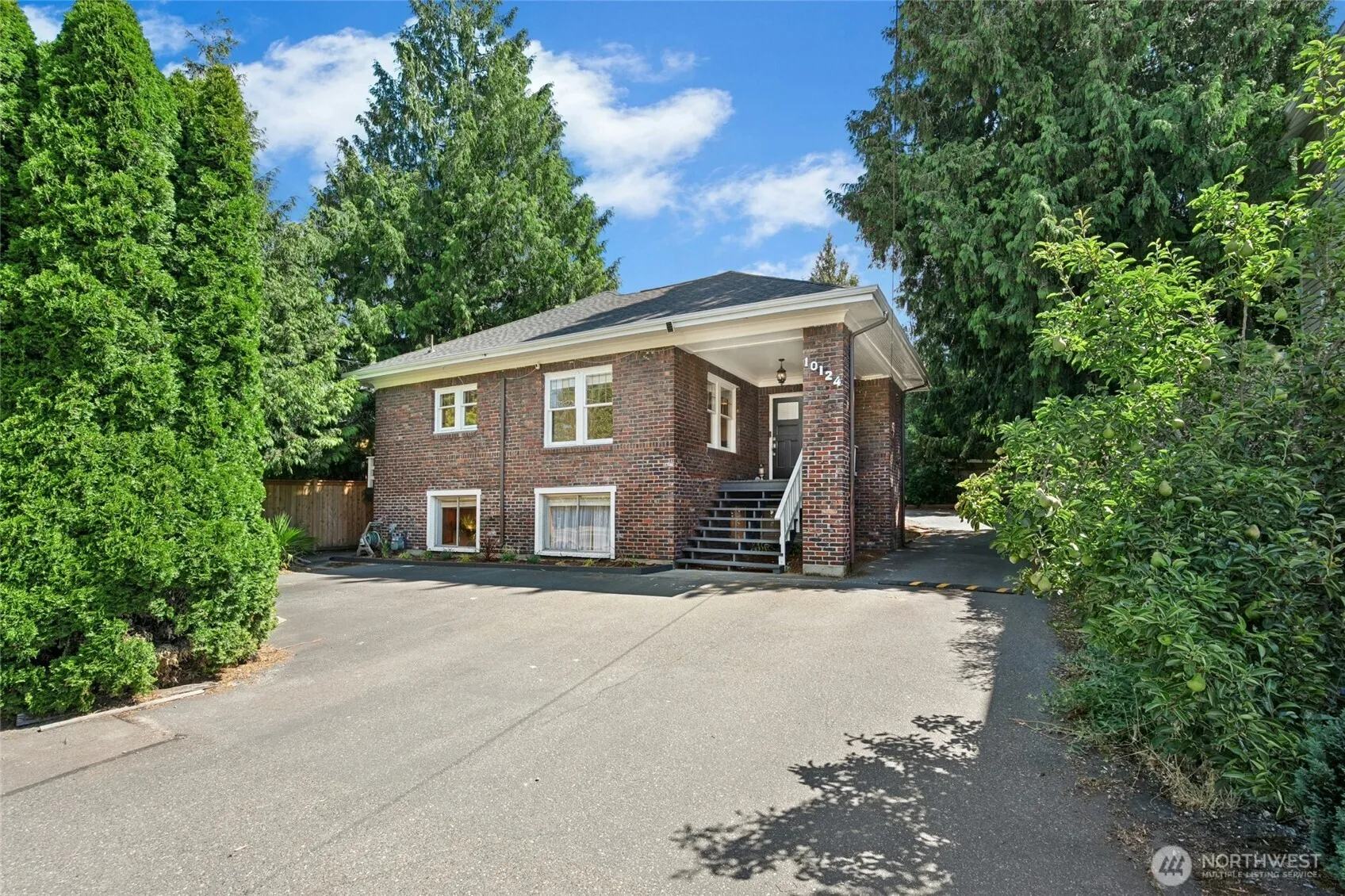 Property photo for 10124 3rd Avenue Nw, Seattle photo 2