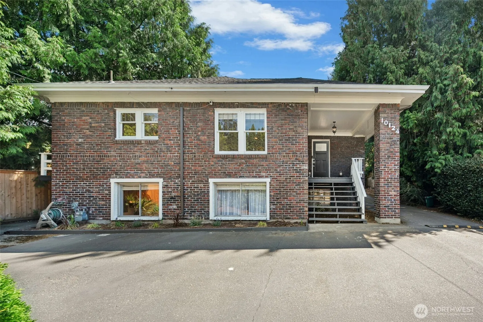 Property photo for 10124 3rd Avenue Nw, Seattle