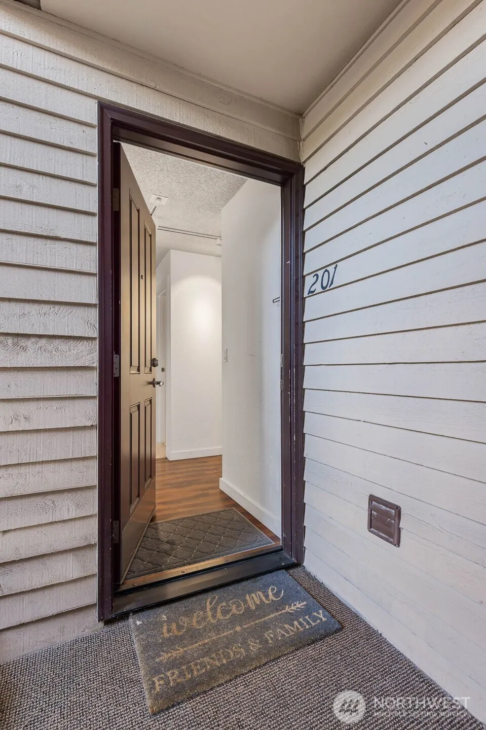 Property photo for 725 9th Avenue S #201, Kirkland photo 4