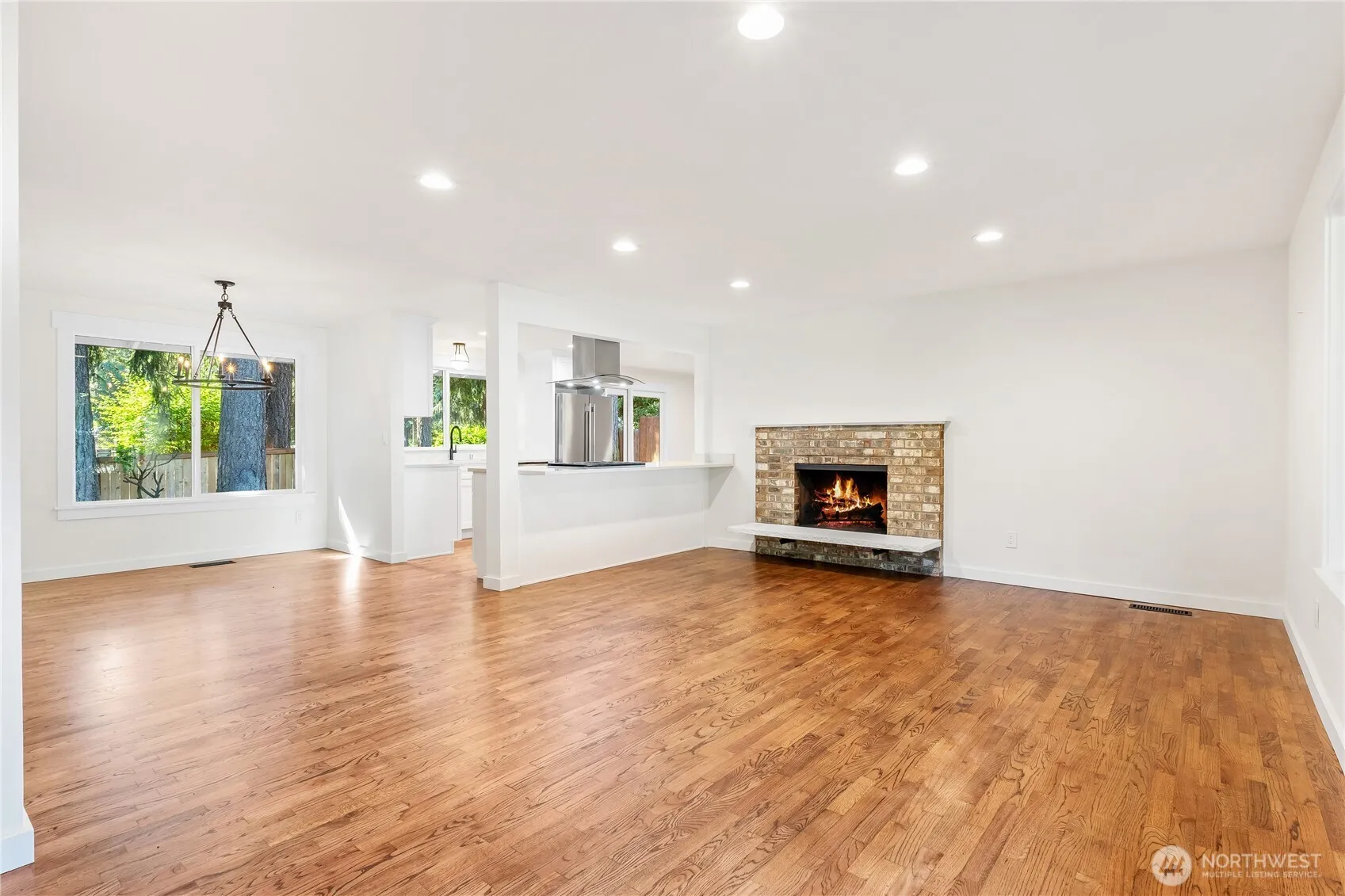 Property photo for 11903 Ne 142nd Place, Kirkland photo 4