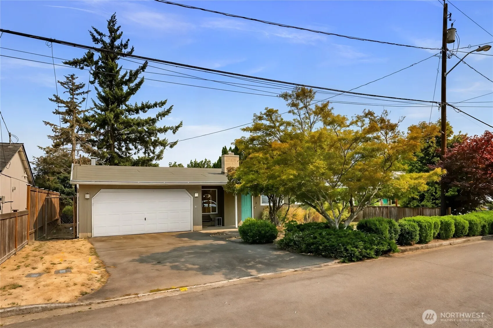 Property photo for 612 S 188th Street, Burien photo 2