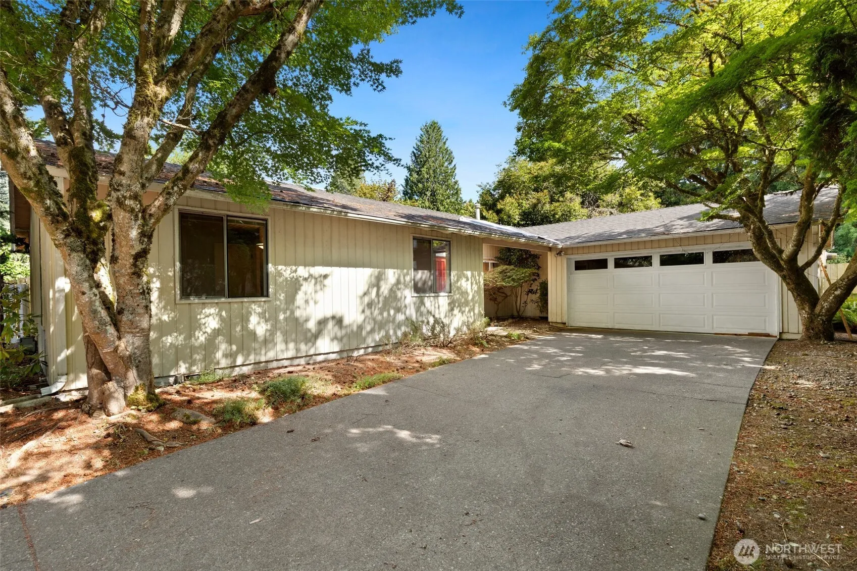 Property photo for 16442 Ne 105th Place, Redmond, WA 98052
