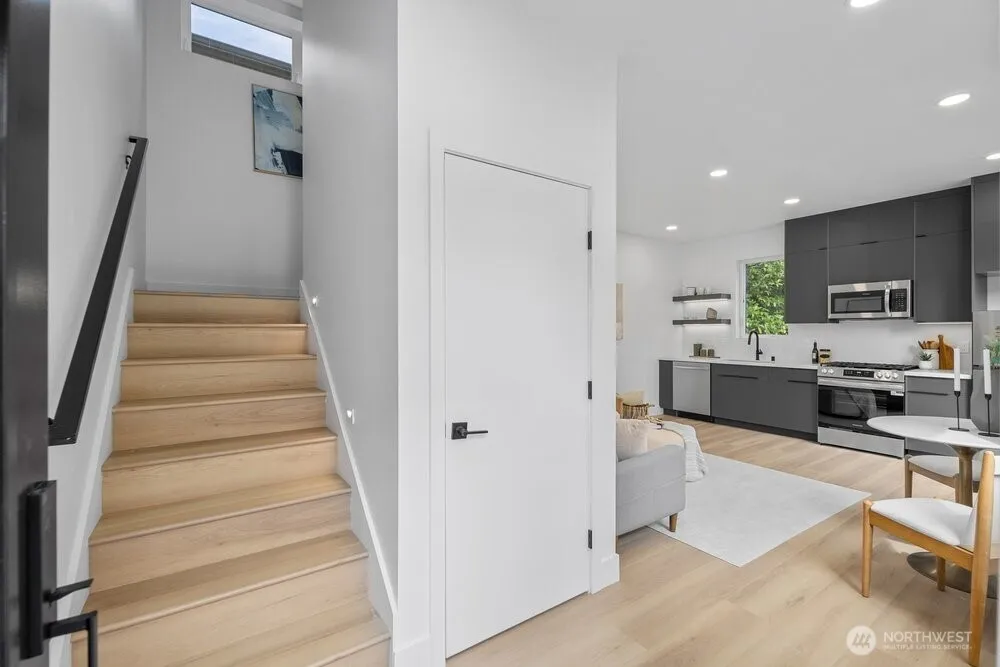 Property photo for 1212 B Ne 100th Street, Seattle photo 5