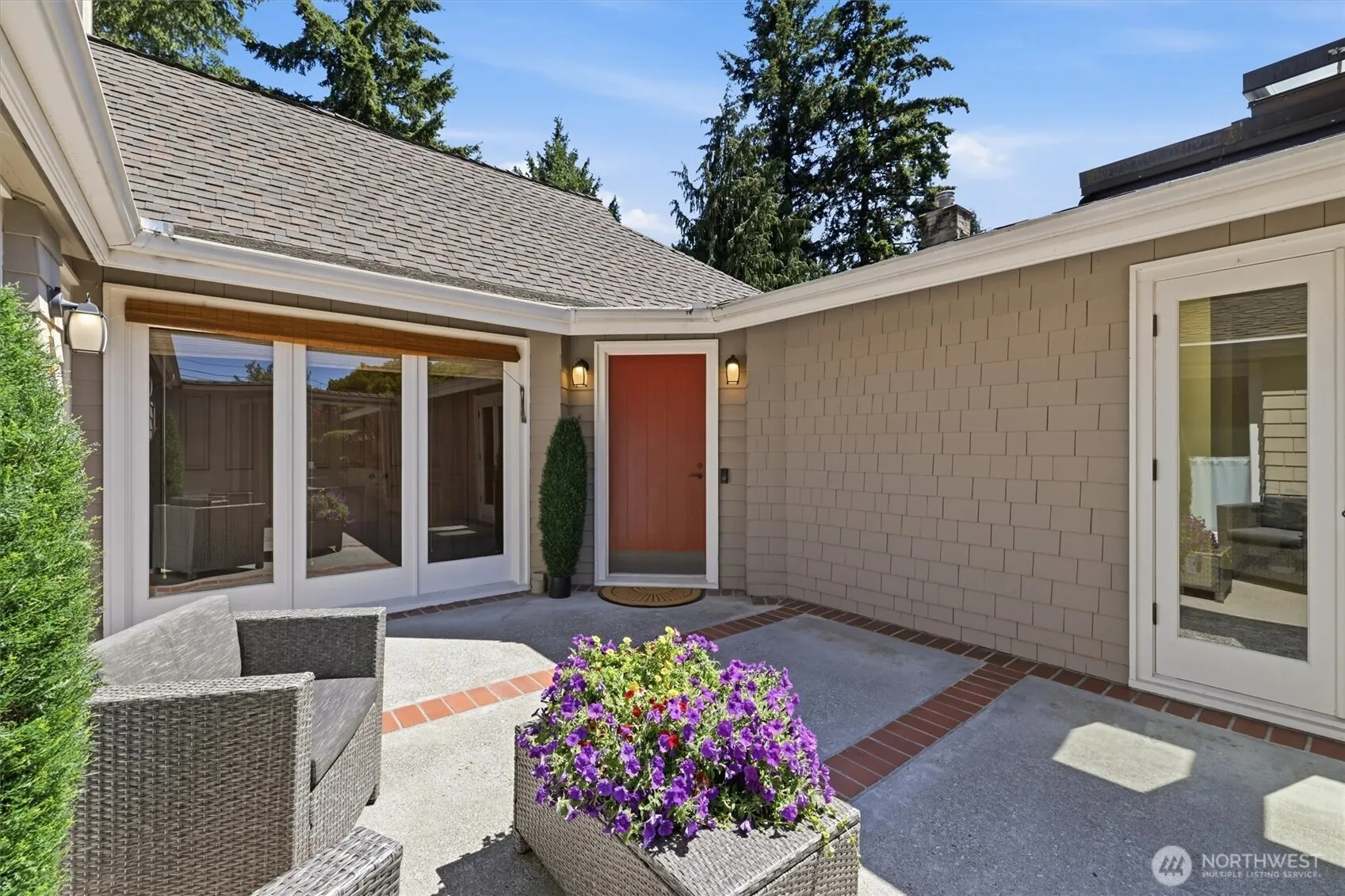 Property photo for 18540 63rd Avenue Ne, Kenmore photo 3