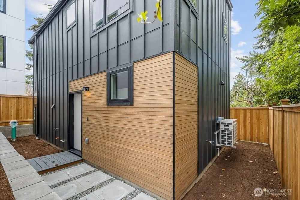 Property photo for 1214 Ne 100th Street, Seattle