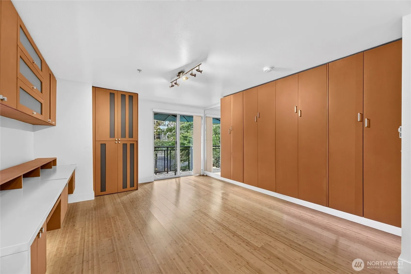 Property photo for 1323 Boren Avenue #212, Seattle photo 5