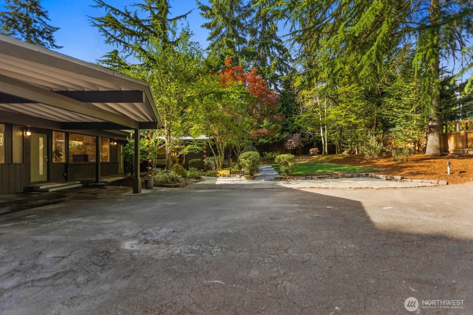 Property photo for 4215 Island Crest Way, Mercer Island photo 2