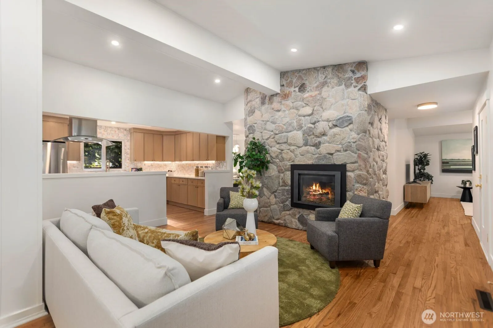 Property photo for 4215 Island Crest Way, Mercer Island photo 4