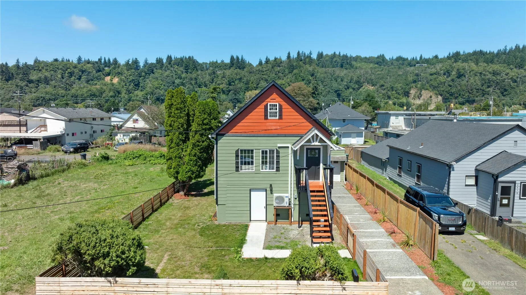 Property photo for 2415 Pacific Avenue, Hoquiam photo 2