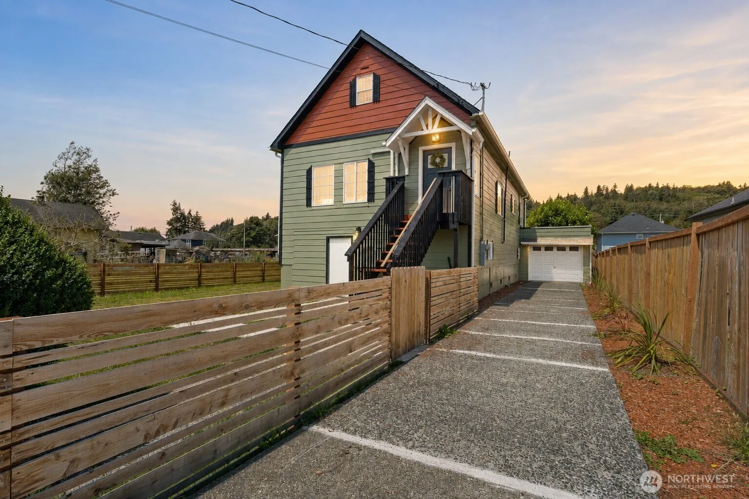 Property photo for 2415 Pacific Avenue, Hoquiam