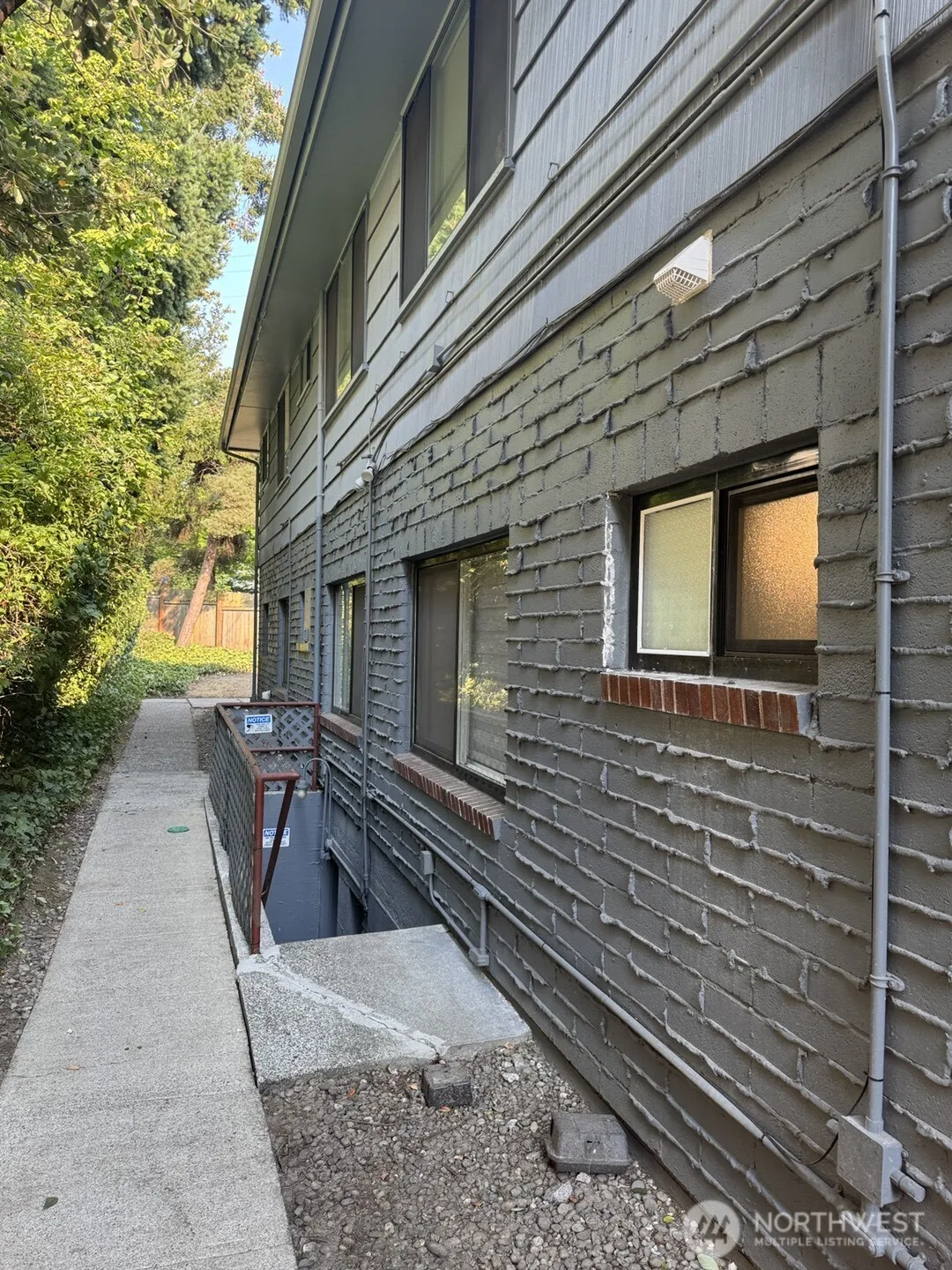 Property photo for 4711 Sand Point Way Ne, Seattle photo 2