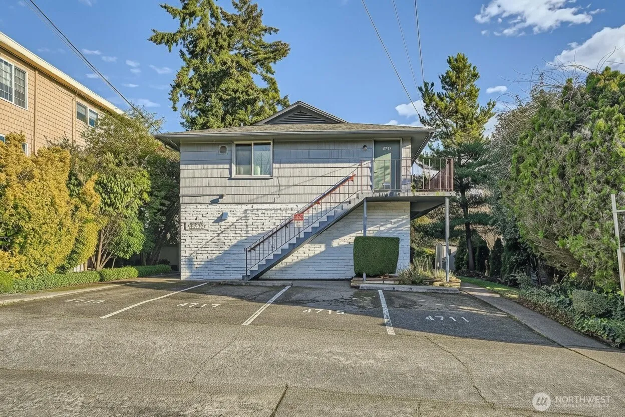 Property photo for 4711 Sand Point Way Ne, Seattle