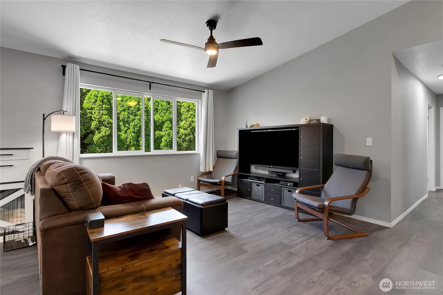 Property photo for 128 Glacier Avenue S, Pacific photo 5