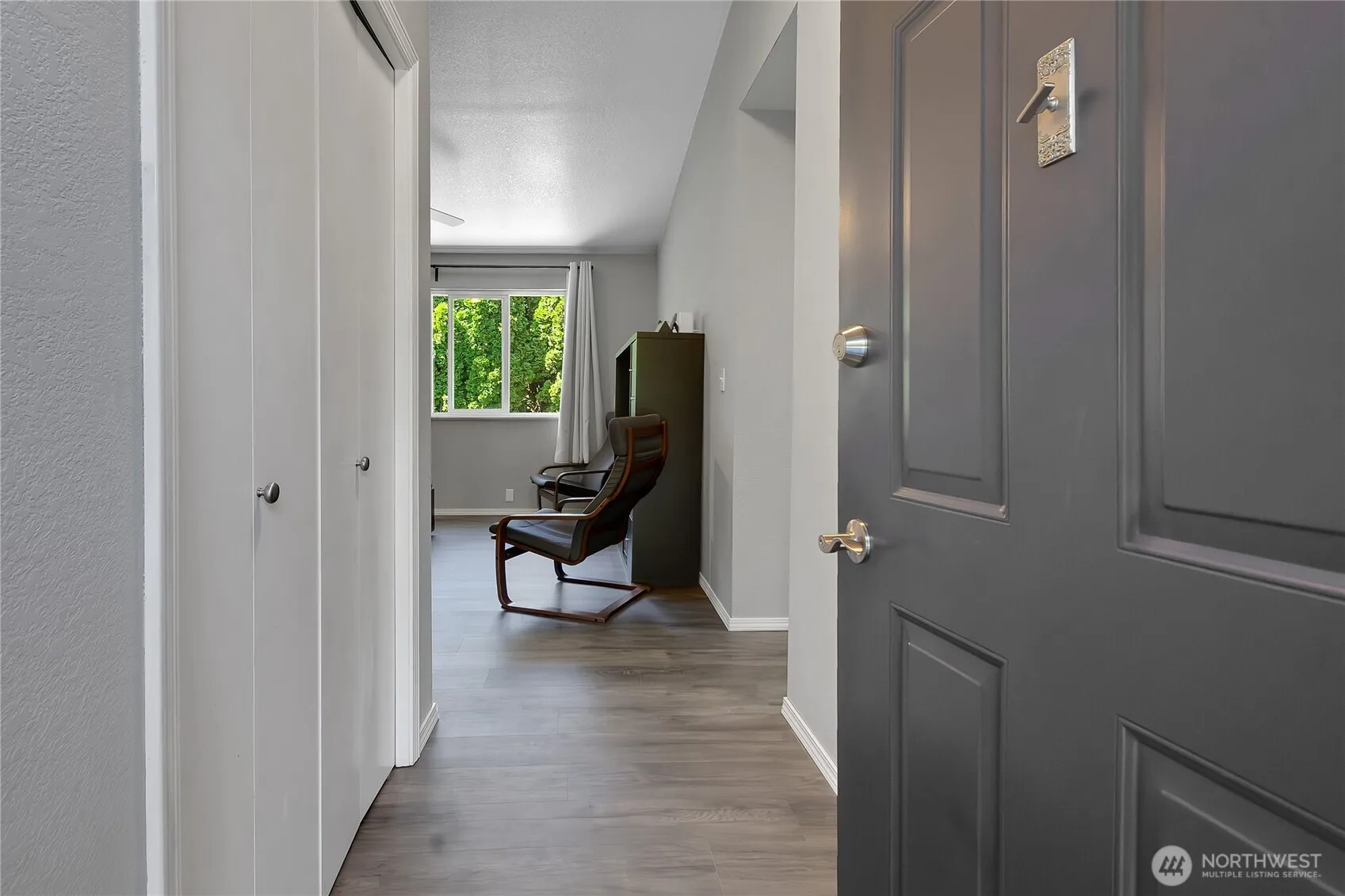 Property photo for 128 Glacier Avenue S, Pacific photo 3
