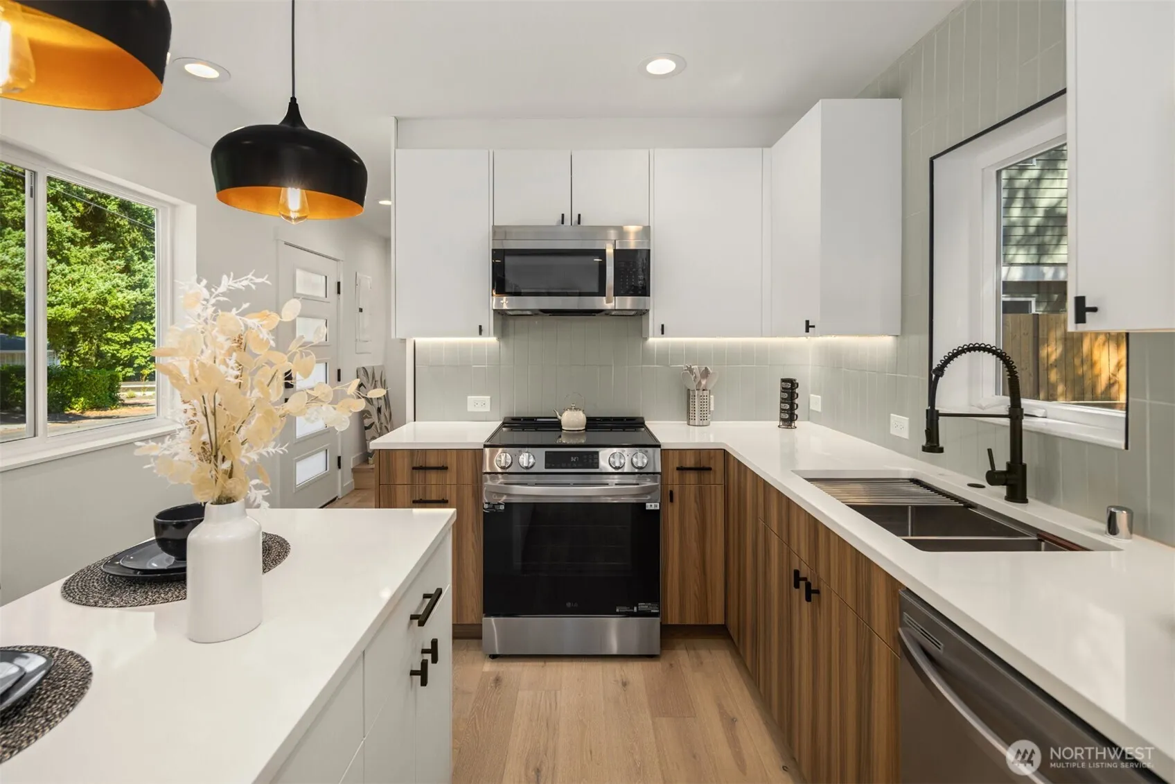 Property photo for 3847 Ne 88th Street, Seattle photo 4