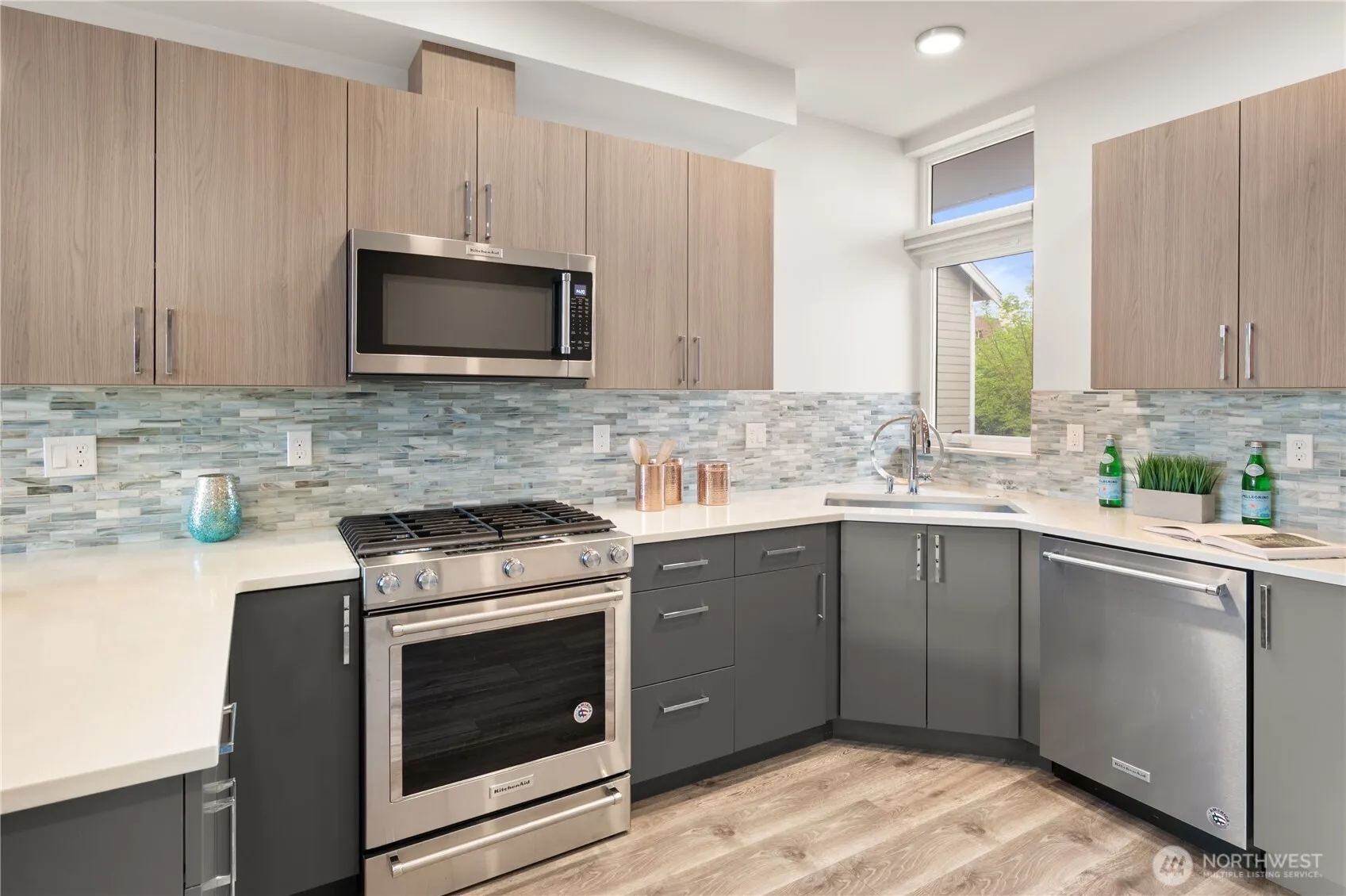 Property photo for 2422 Nw 60th #b, Seattle photo 3