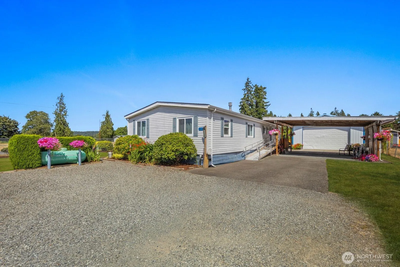 Property photo for 19921 23rd Avenue Ne, Arlington