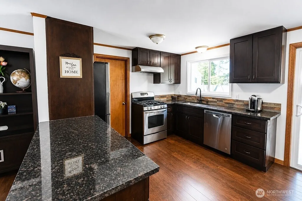 Property photo for 2465 24th Street Se, Auburn photo 5