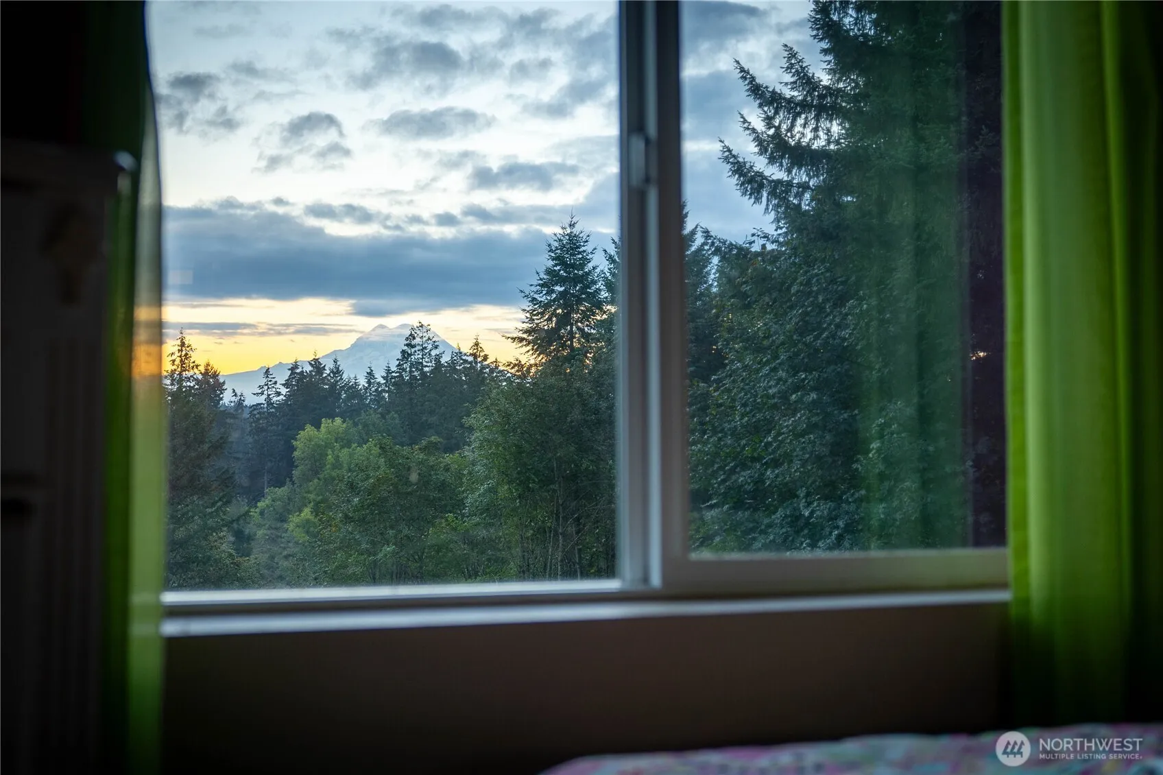 Property photo for 11510 Snowcap Lane Se, Rainier photo 5