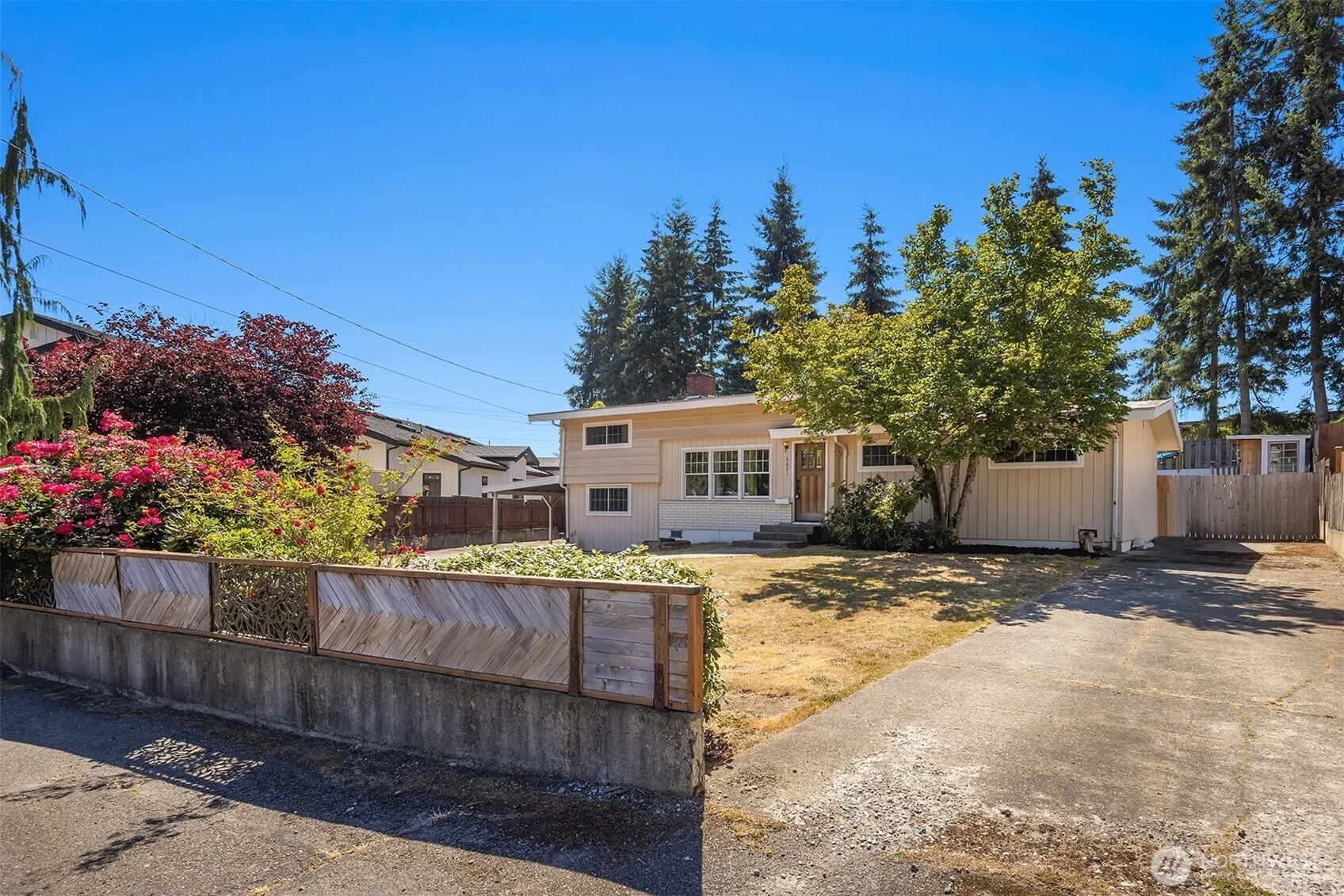 Property photo for 6024 Park Way, Lynnwood photo 2