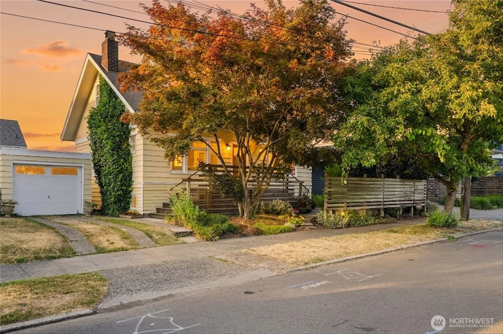 Property photo for 360 Howe Street, Seattle photo 2
