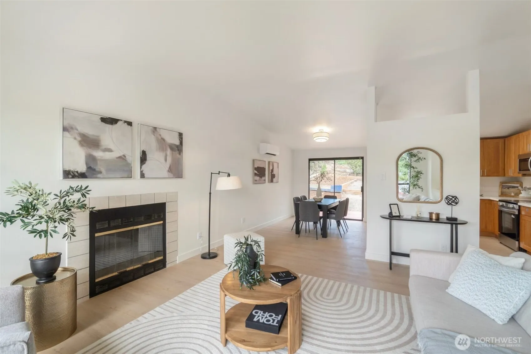 Property photo for 9420 7th Avenue Sw, Seattle photo 3