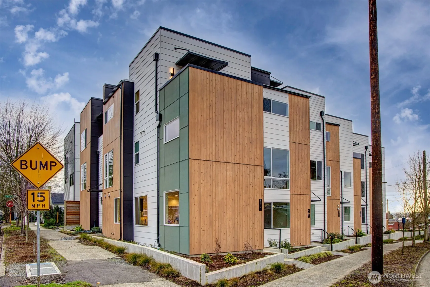 Property photo for 6400 Fauntleroy Way Sw, Seattle photo 3