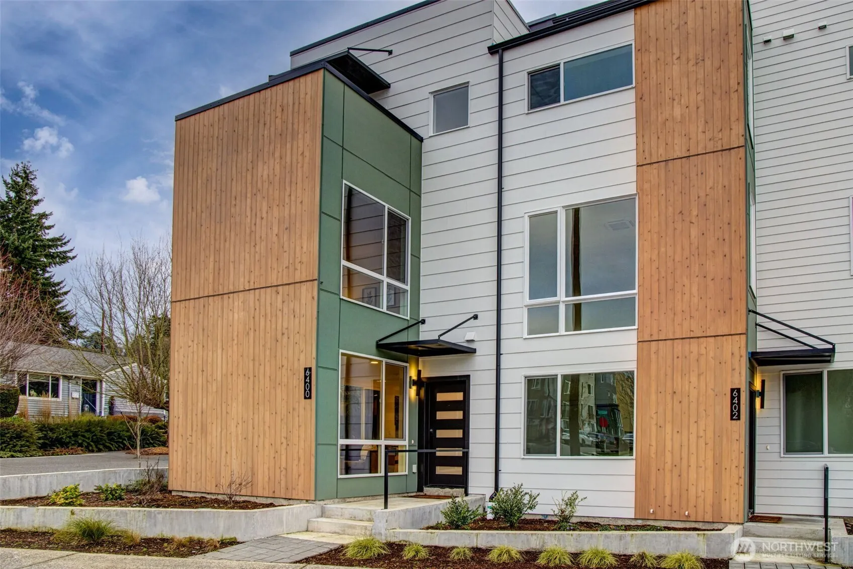 Property photo for 6400 Fauntleroy Way Sw, Seattle photo 2