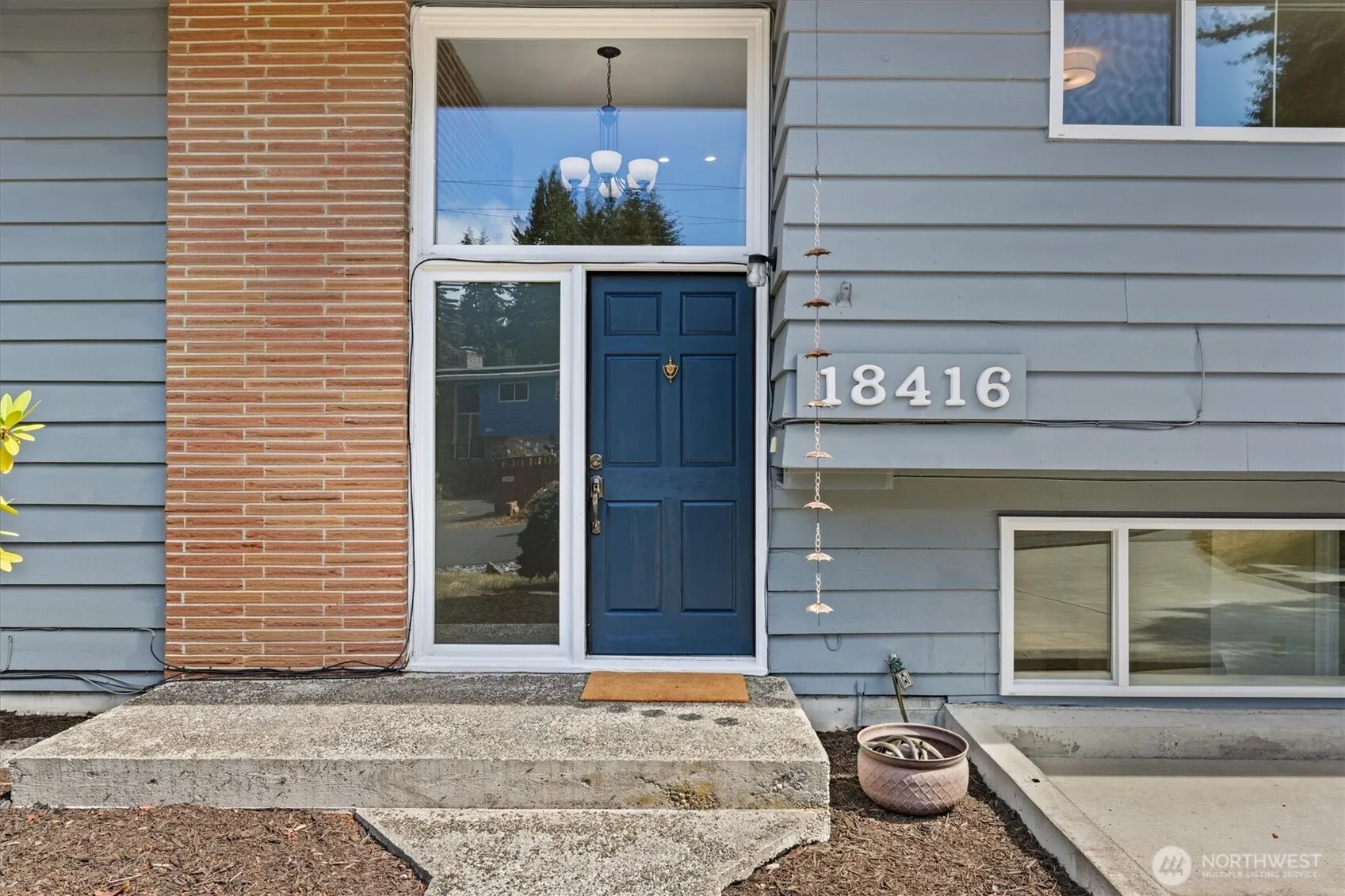 Property photo for 18416 16th Avenue Ne, Shoreline photo 3