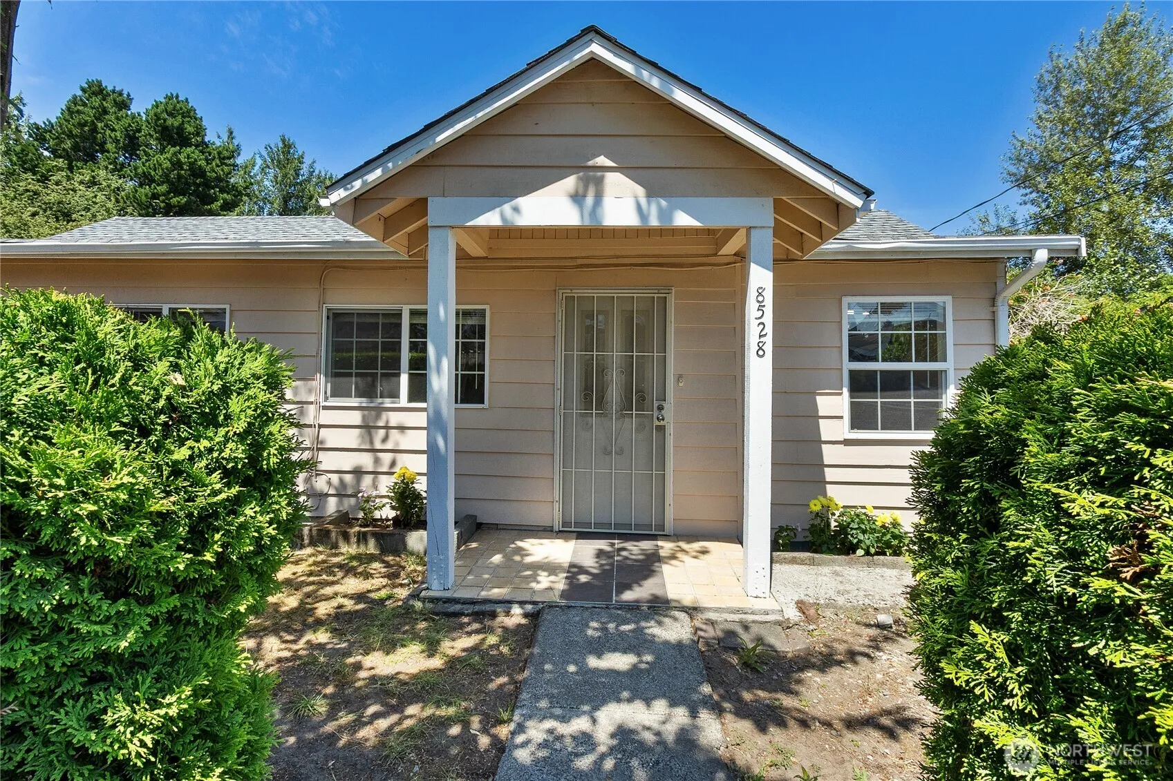 Property photo for 8528 S 121st Street, Seattle photo 5